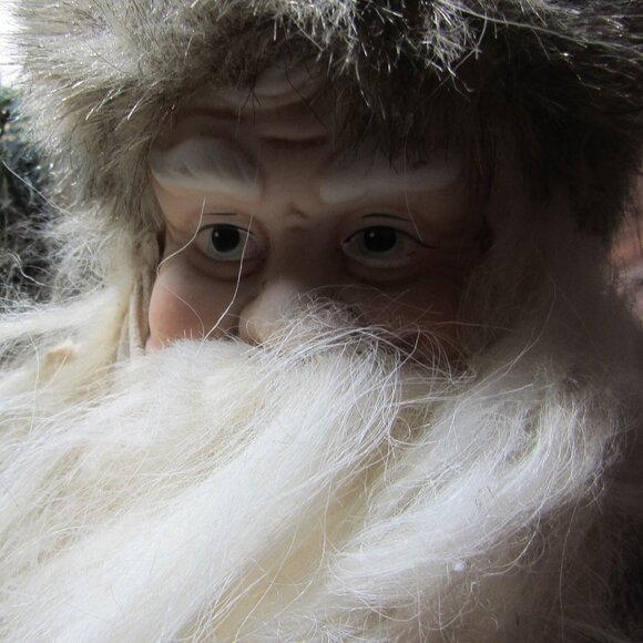 Porcelain Face Mohair Beard Santa Claus in 14" Wicker Sleigh - Picture 5 of 5